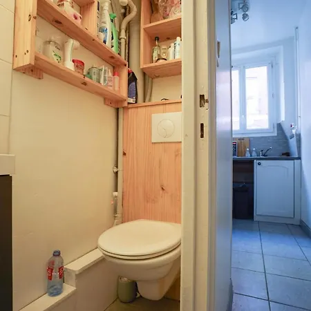 Bright Flat In The 18th * Paris